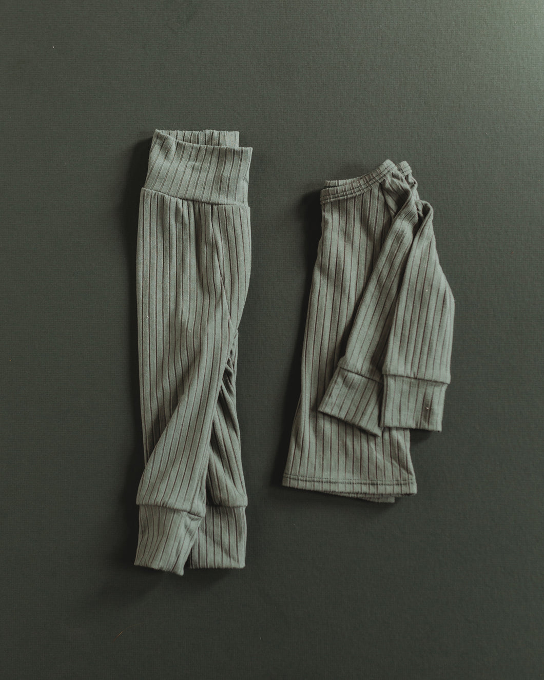 Staple Set in Jade Rib