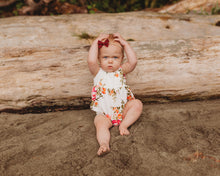 Load image into Gallery viewer, Shortie Stella in Vintage Peony