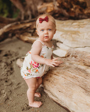 Load image into Gallery viewer, Shortie Stella in Vintage Peony