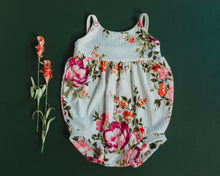 Load image into Gallery viewer, Shortie Stella in Vintage Peony