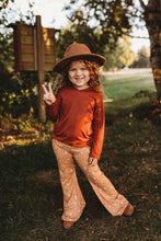 Load image into Gallery viewer, Bells in Cardamom