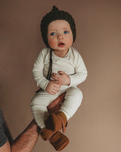 Load image into Gallery viewer, Staple Set in Vanilla Rib